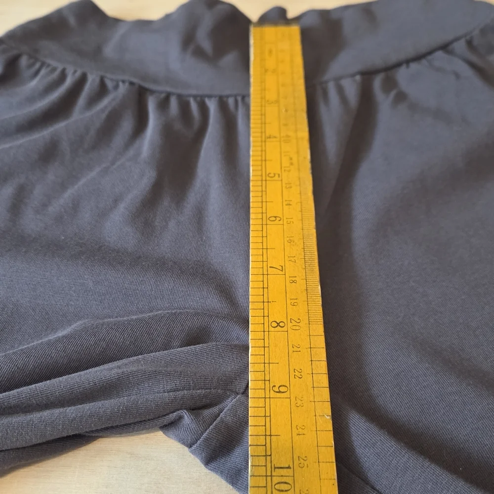 Matilda Jane Womens Gray Big Ruffle Pants Capris XS - Picture 11 of 12